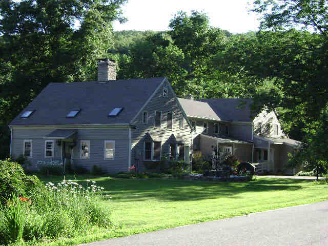 Building photograph for 21 ARCH BRIDGE RD